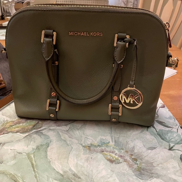 Purse - Picture 1 of 1